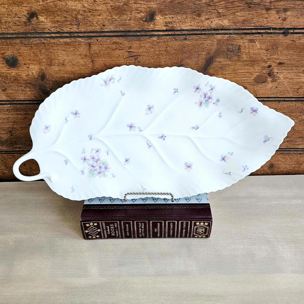 Vintage Mikasa Bone China Lila Violet Leaf Candy Trinket Dish Tray Narumi Japan